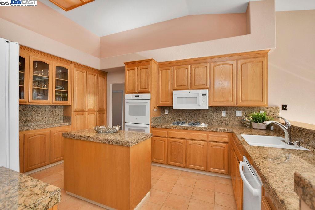 Detail Gallery Image 13 of 41 For 2015 Newport Dr, Discovery Bay,  CA 94505 - 3 Beds | 2 Baths