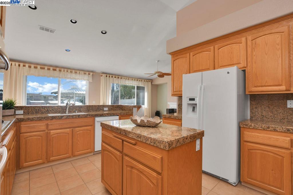 Detail Gallery Image 15 of 41 For 2015 Newport Dr, Discovery Bay,  CA 94505 - 3 Beds | 2 Baths