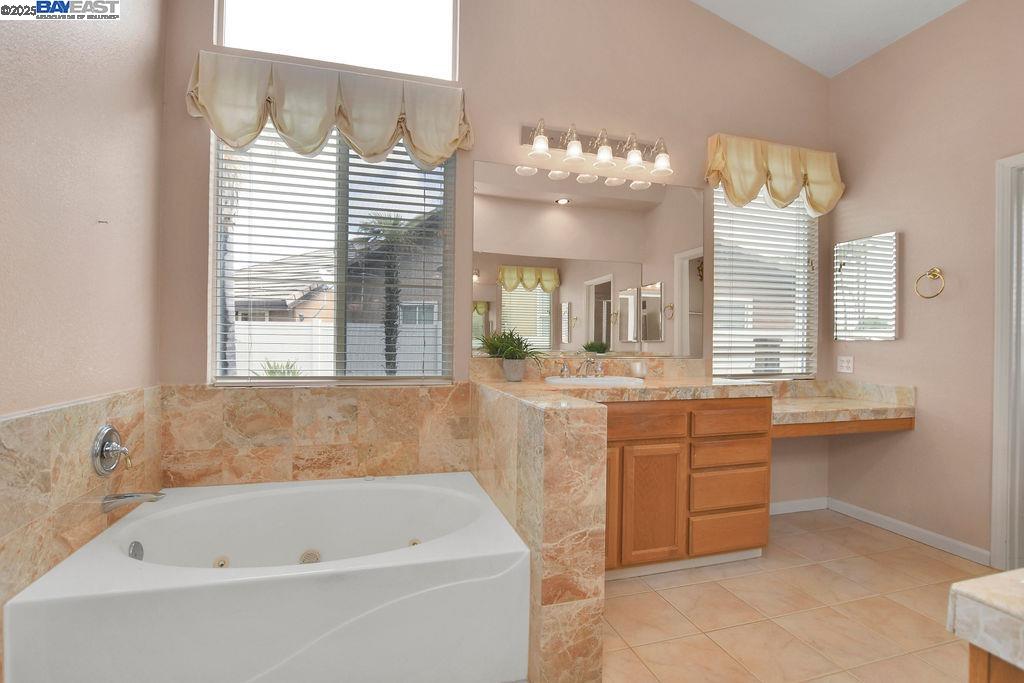 Detail Gallery Image 24 of 41 For 2015 Newport Dr, Discovery Bay,  CA 94505 - 3 Beds | 2 Baths