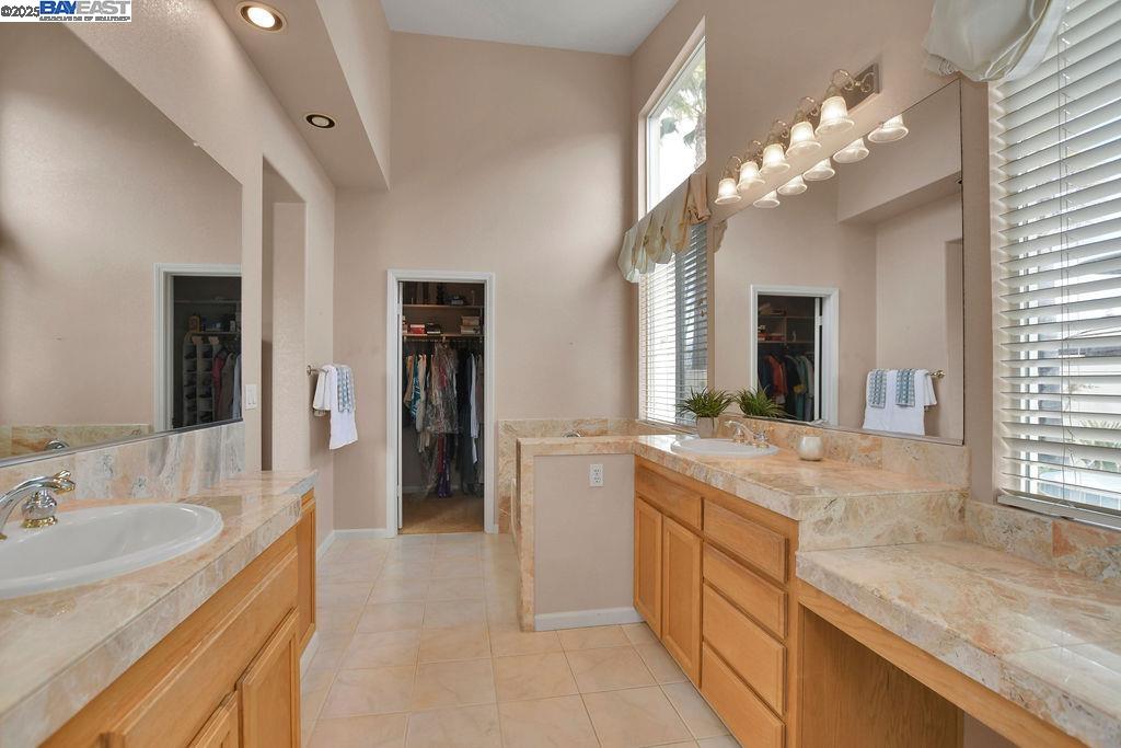Detail Gallery Image 26 of 41 For 2015 Newport Dr, Discovery Bay,  CA 94505 - 3 Beds | 2 Baths