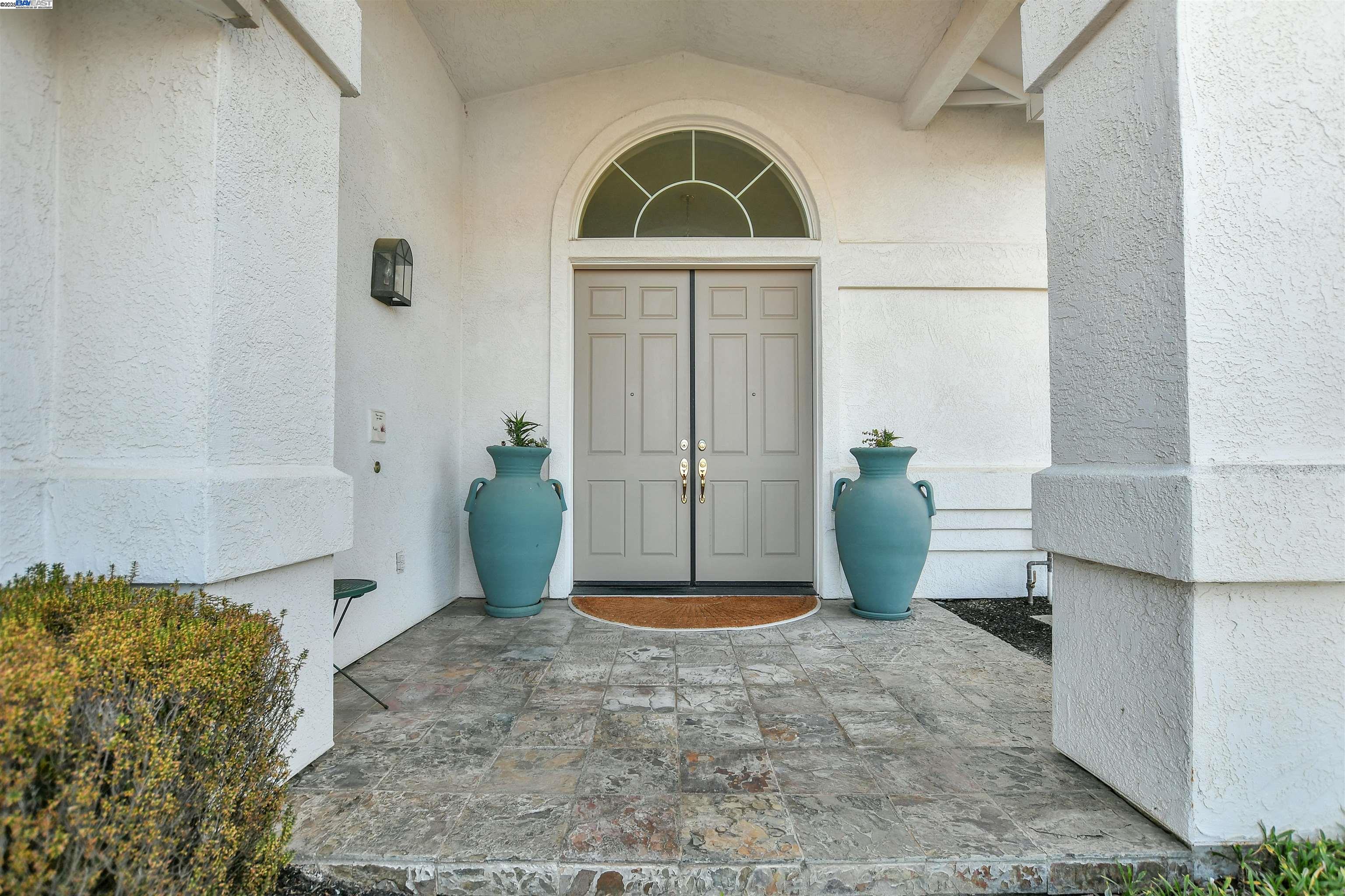 Detail Gallery Image 4 of 41 For 2015 Newport Dr, Discovery Bay,  CA 94505 - 3 Beds | 2 Baths
