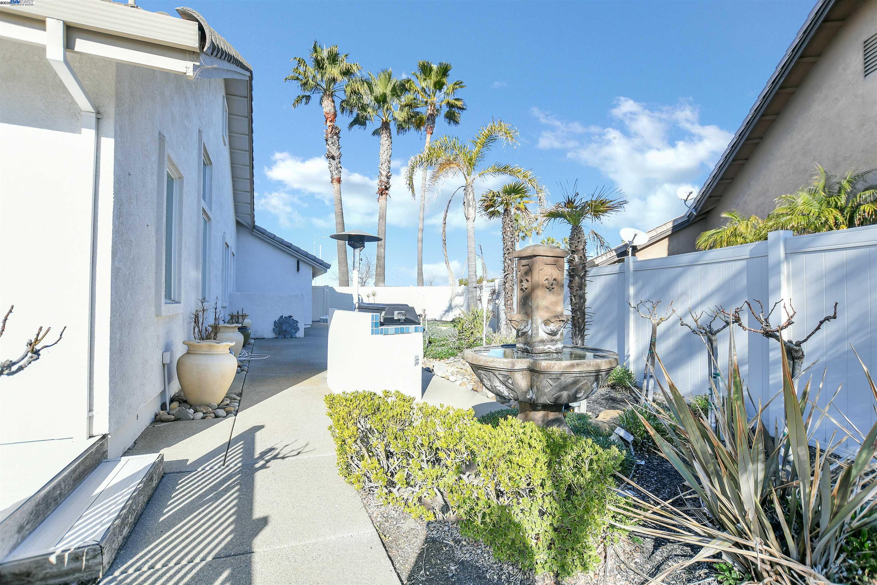 Detail Gallery Image 33 of 41 For 2015 Newport Dr, Discovery Bay,  CA 94505 - 3 Beds | 2 Baths