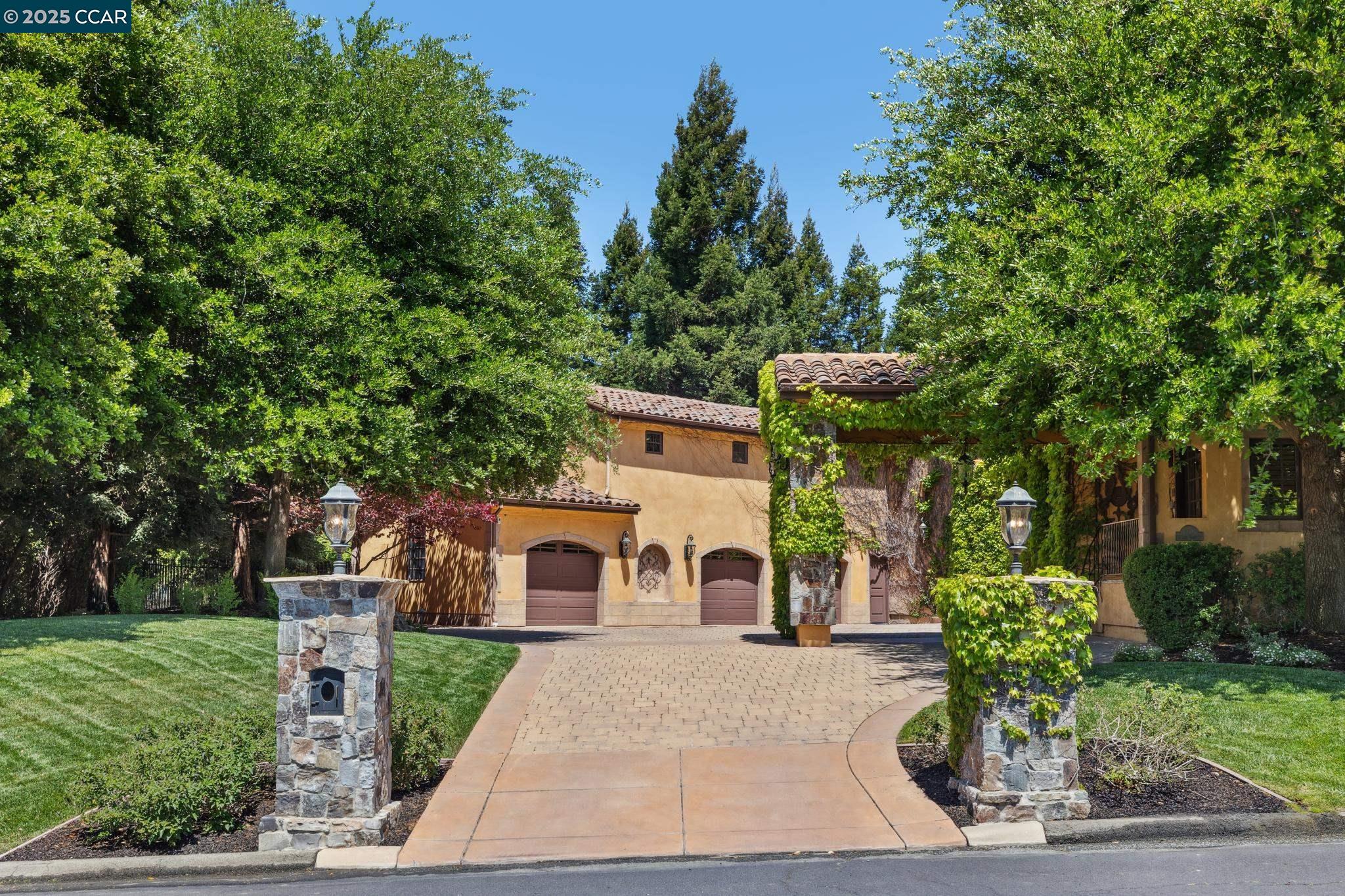 Detail Gallery Image 2 of 60 For 3711 Northgate Woods Court, Walnut Creek,  CA 94598 - 5 Beds | 3/2 Baths