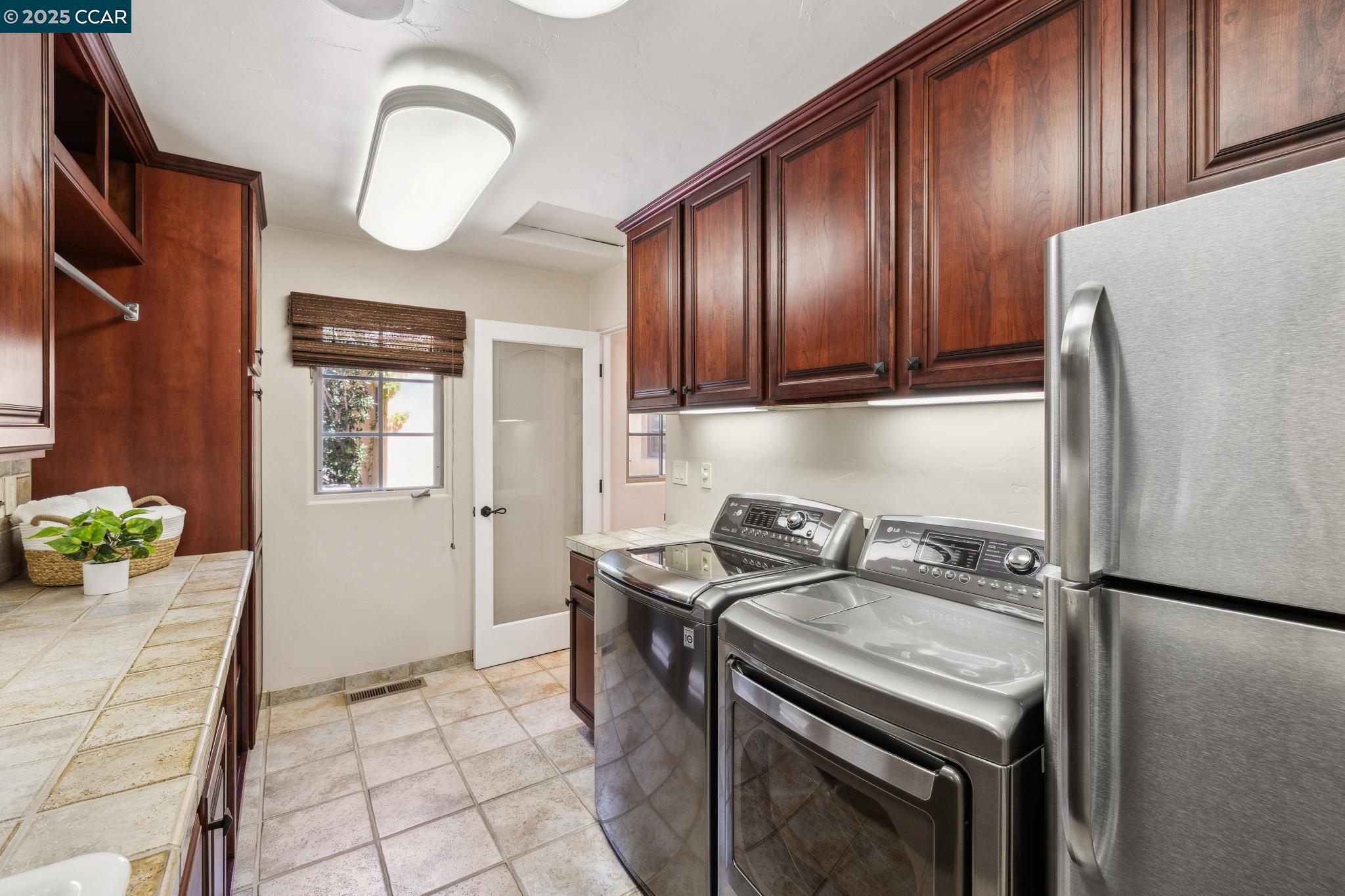 Detail Gallery Image 16 of 60 For 3711 Northgate Woods Court, Walnut Creek,  CA 94598 - 5 Beds | 3/2 Baths
