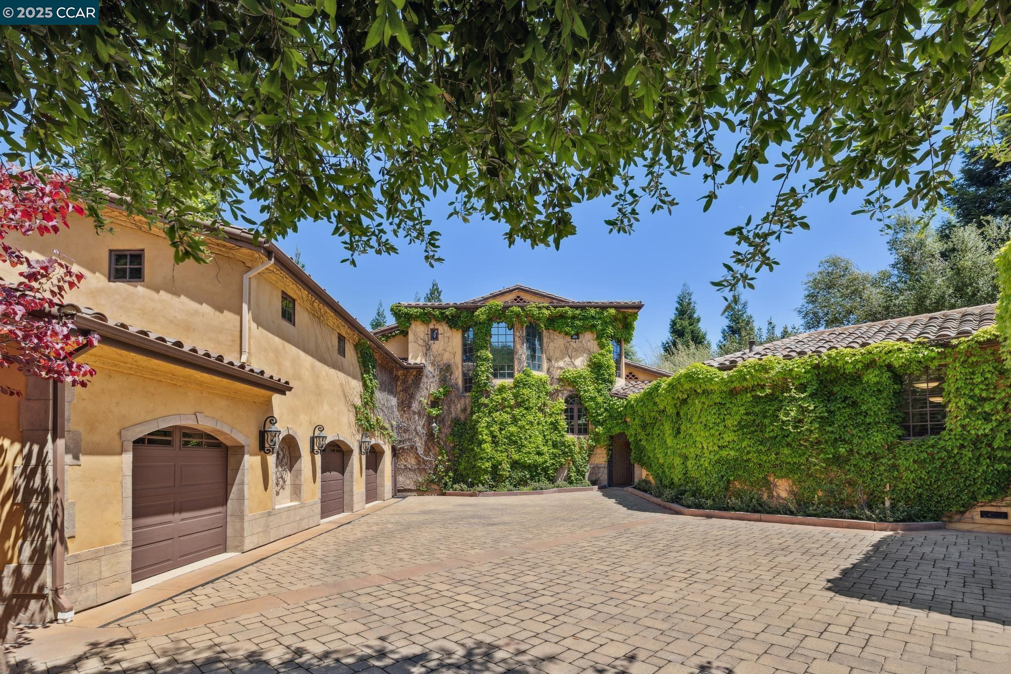 Detail Gallery Image 4 of 60 For 3711 Northgate Woods Court, Walnut Creek,  CA 94598 - 5 Beds | 3/2 Baths