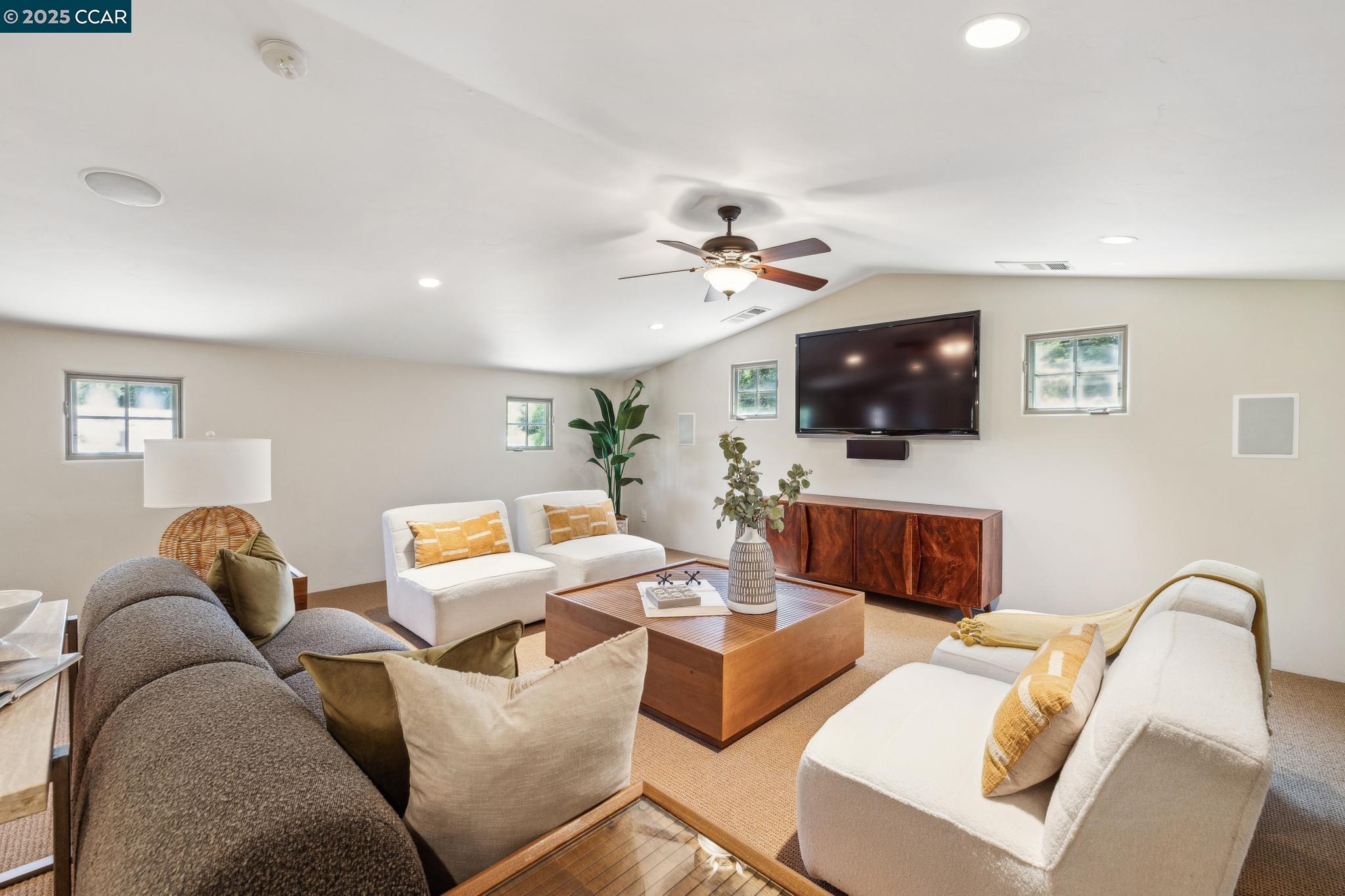 Detail Gallery Image 38 of 60 For 3711 Northgate Woods Court, Walnut Creek,  CA 94598 - 5 Beds | 3/2 Baths