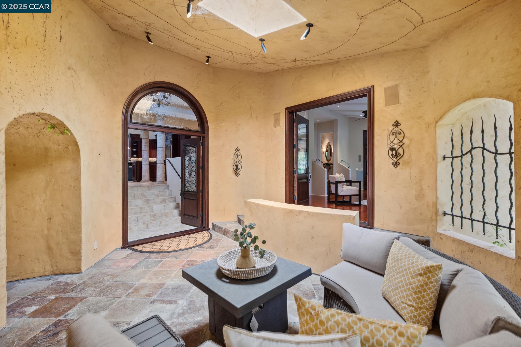 Detail Gallery Image 7 of 60 For 3711 Northgate Woods Court, Walnut Creek,  CA 94598 - 5 Beds | 3/2 Baths