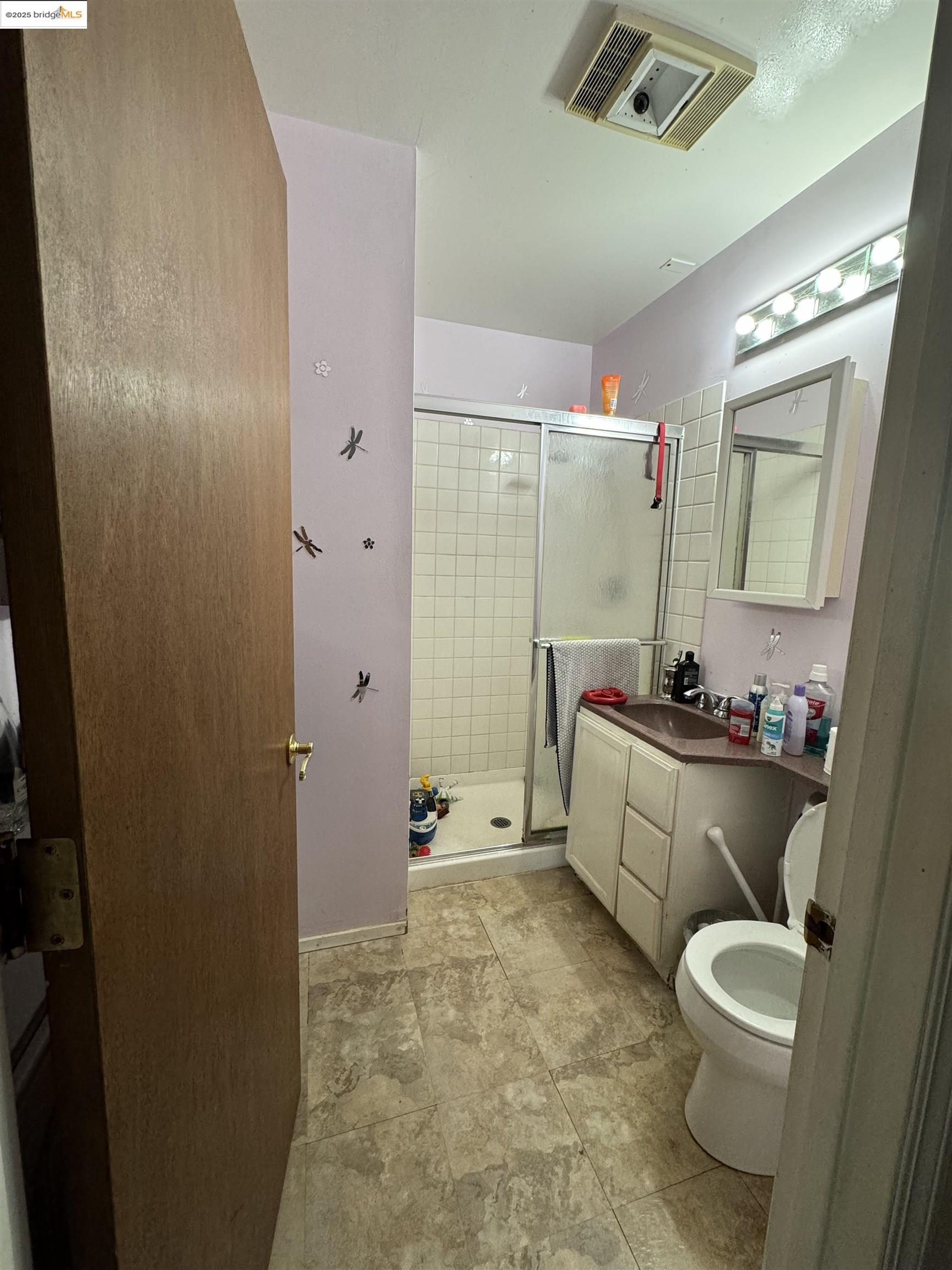 Detail Gallery Image 15 of 23 For 6440 Sunnymere, Oakland,  CA 94605 - 4 Beds | 3 Baths