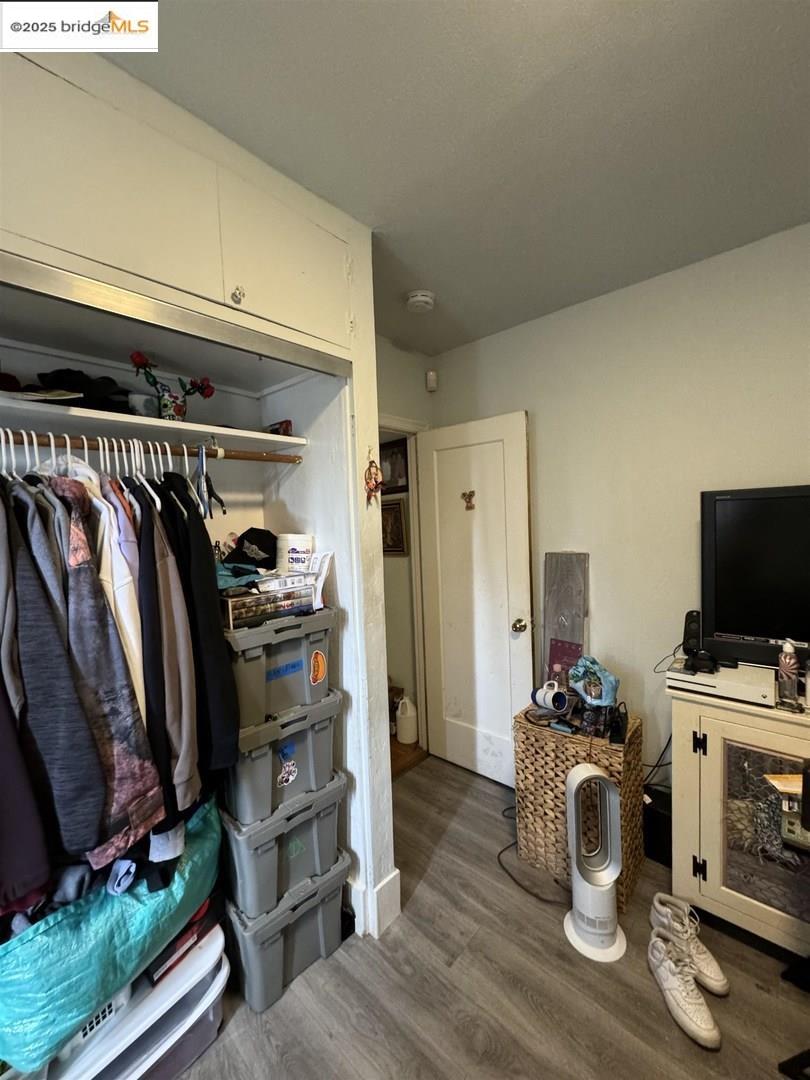 Detail Gallery Image 20 of 23 For 6440 Sunnymere, Oakland,  CA 94605 - 4 Beds | 3 Baths