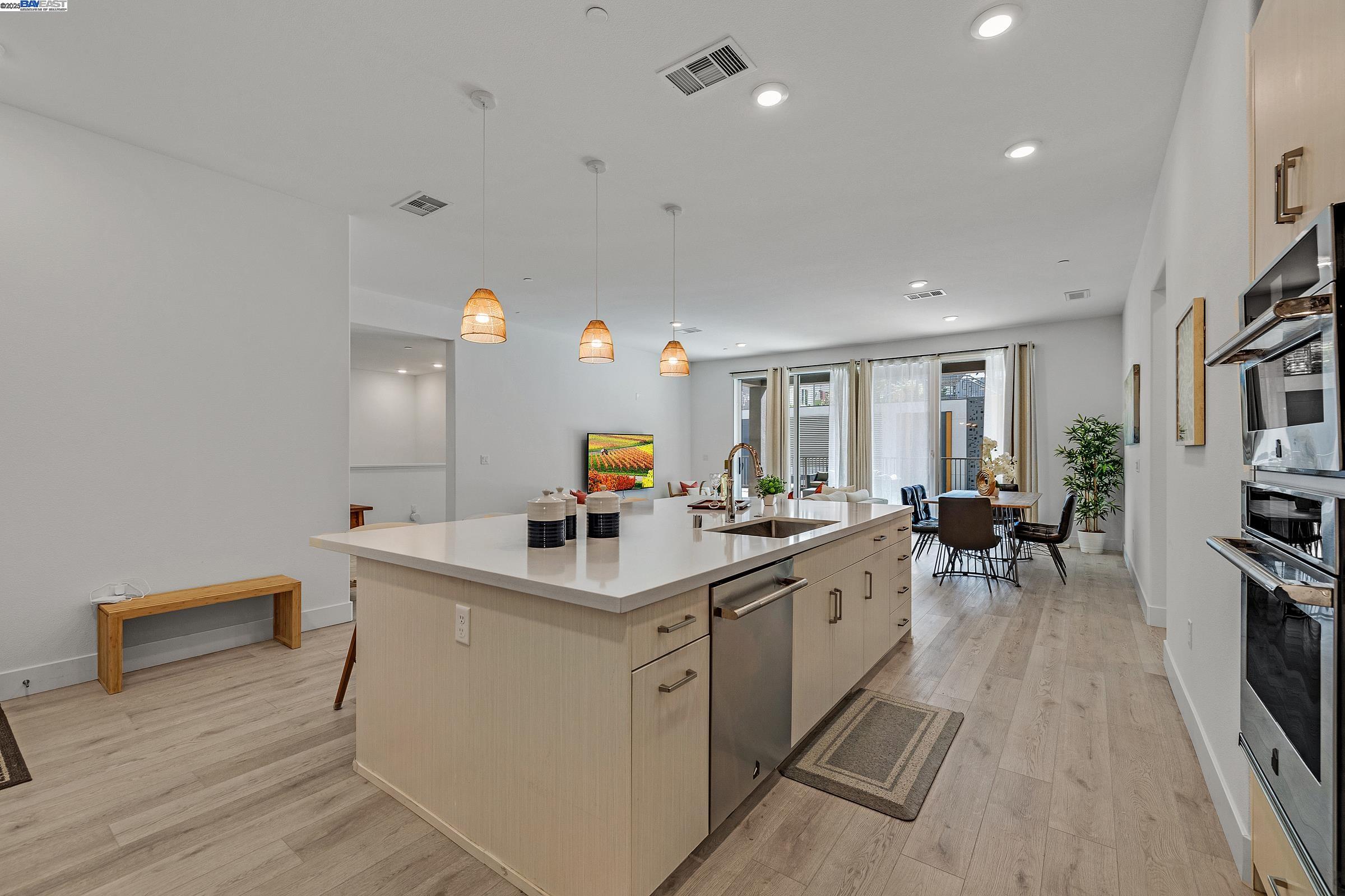 Photo #6: 41098103 Listing: Photo #6