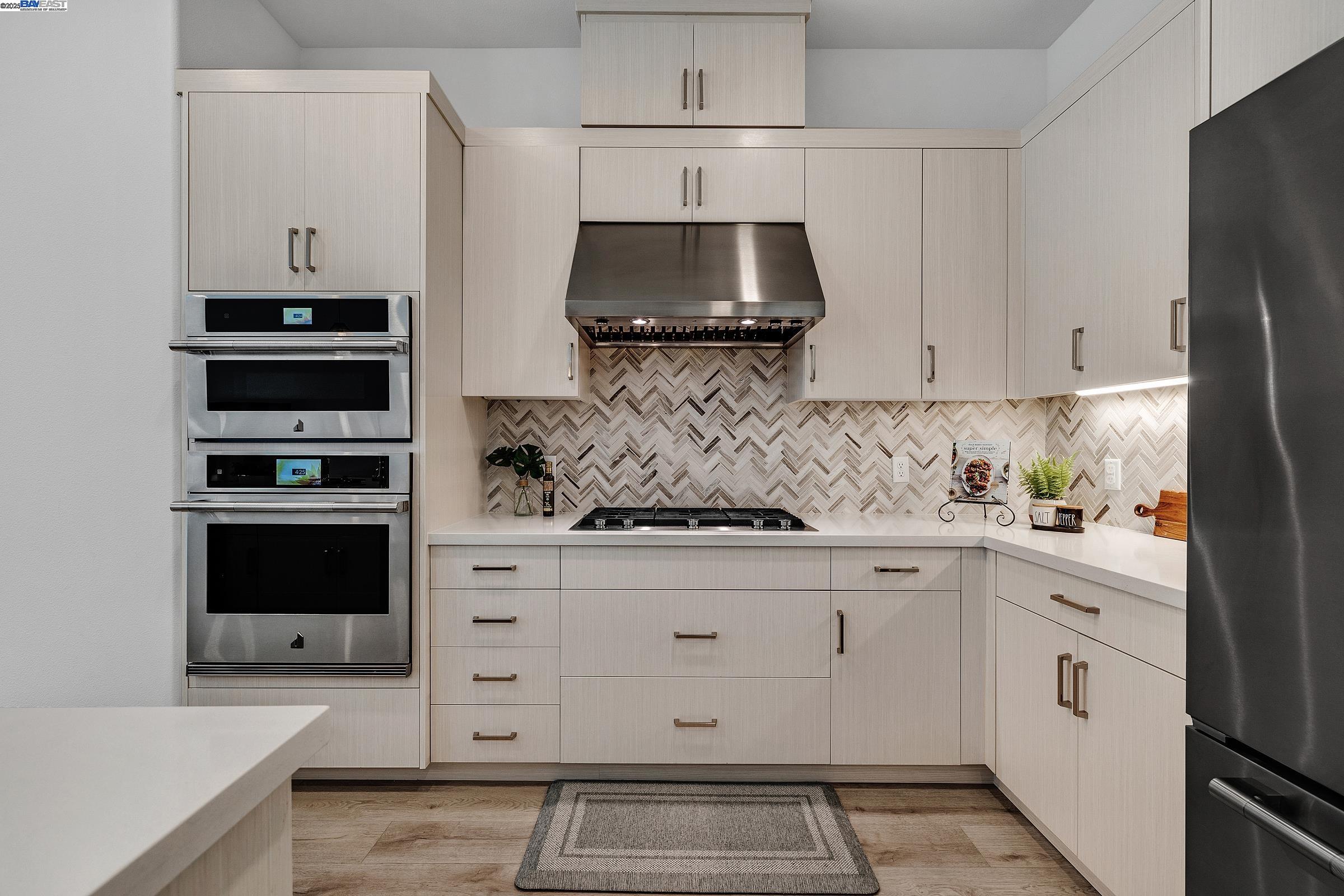 Photo #8: 41098103 Listing: Photo #8