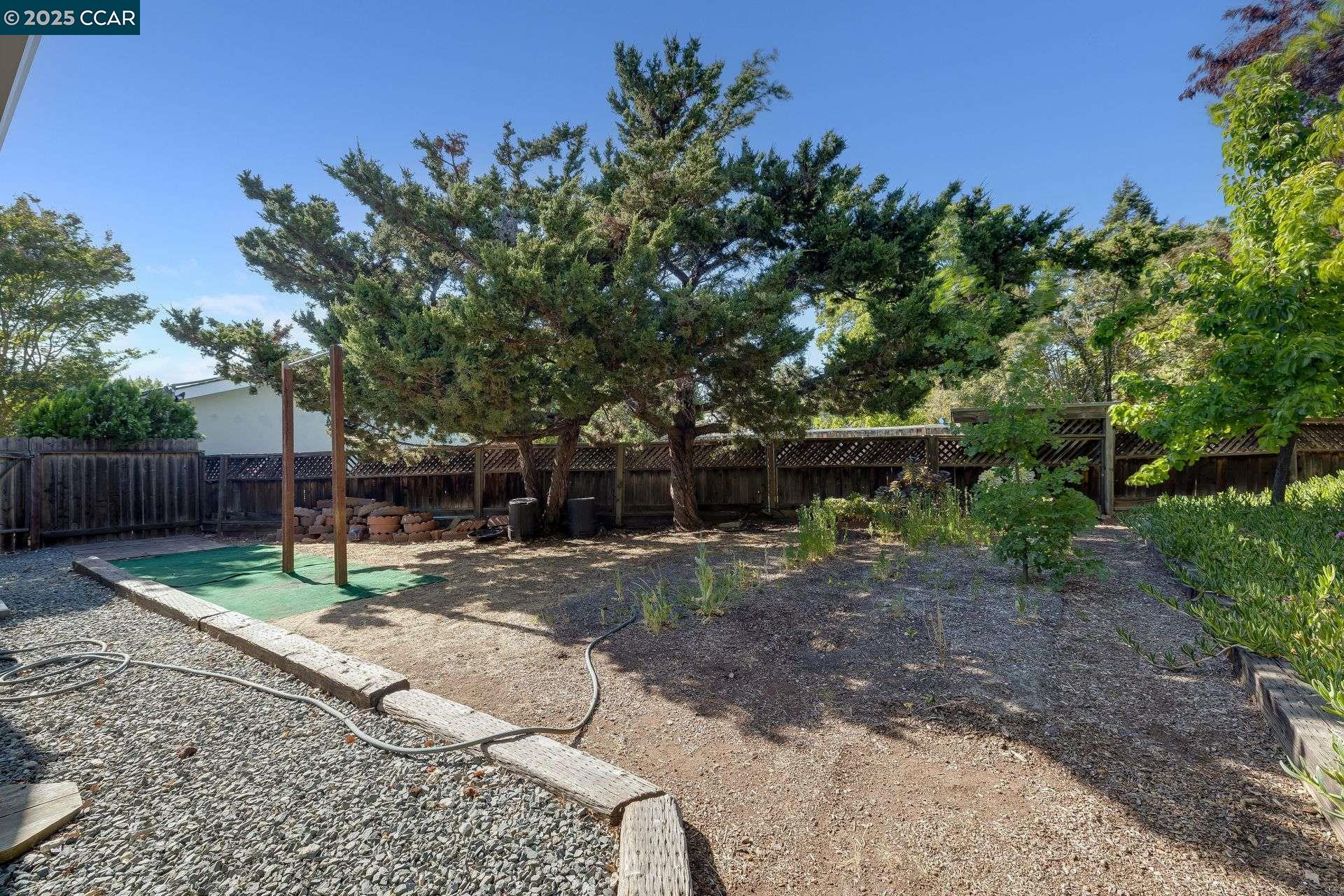 Detail Gallery Image 23 of 32 For 27 Alden Court, Walnut Creek,  CA 94598 - 4 Beds | 2 Baths