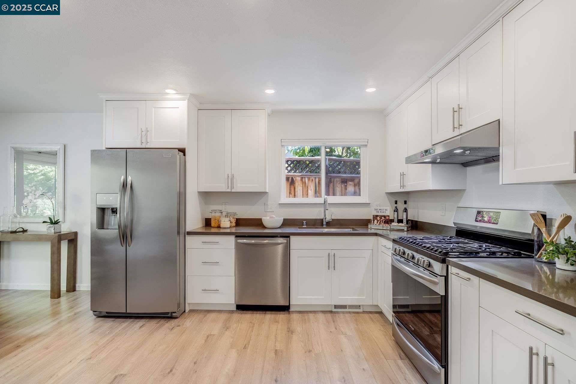 Detail Gallery Image 6 of 32 For 27 Alden Court, Walnut Creek,  CA 94598 - 4 Beds | 2 Baths
