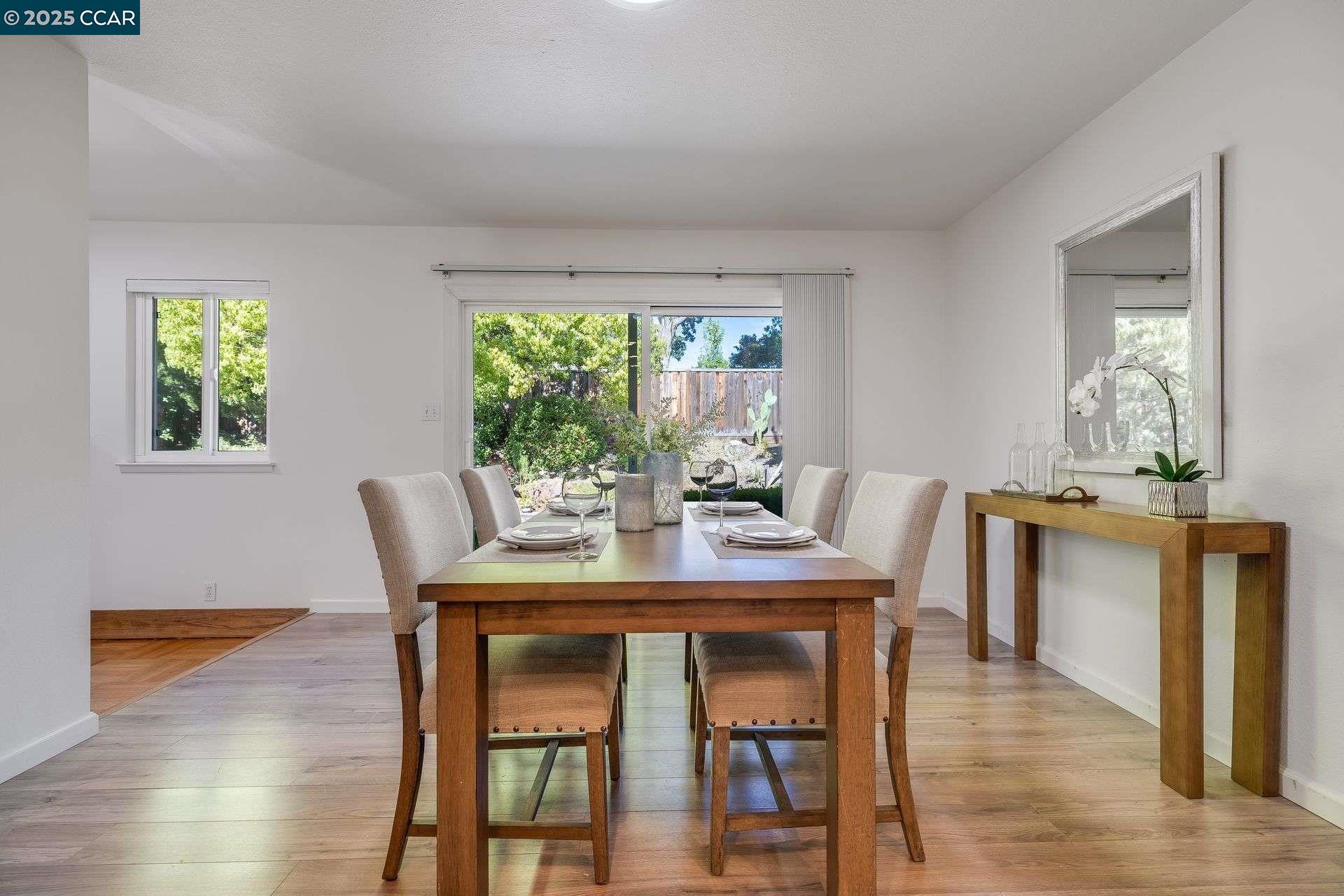 Detail Gallery Image 7 of 32 For 27 Alden Court, Walnut Creek,  CA 94598 - 4 Beds | 2 Baths