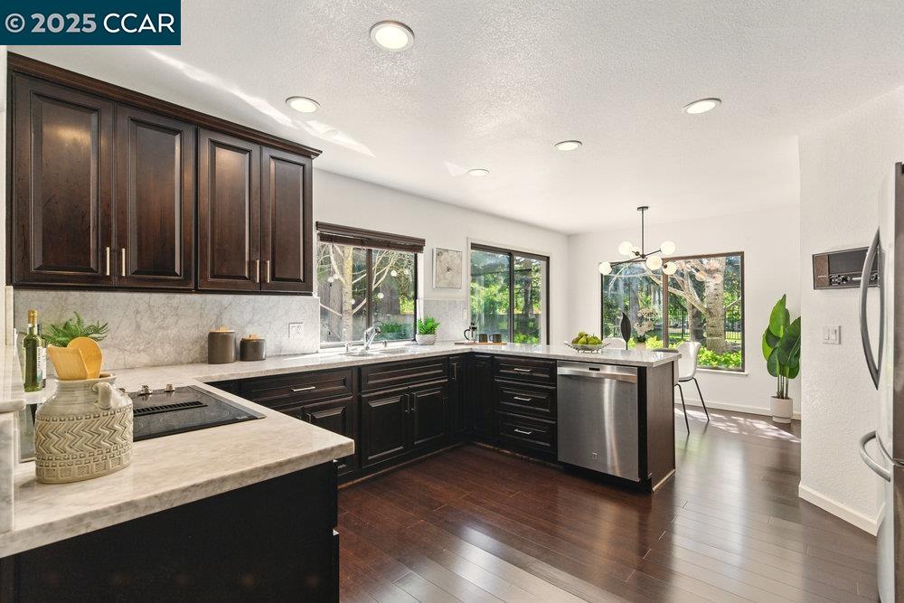 Detail Gallery Image 17 of 45 For 3094 Deer Meadow, Danville,  CA 94506-2135 - 4 Beds | 3 Baths