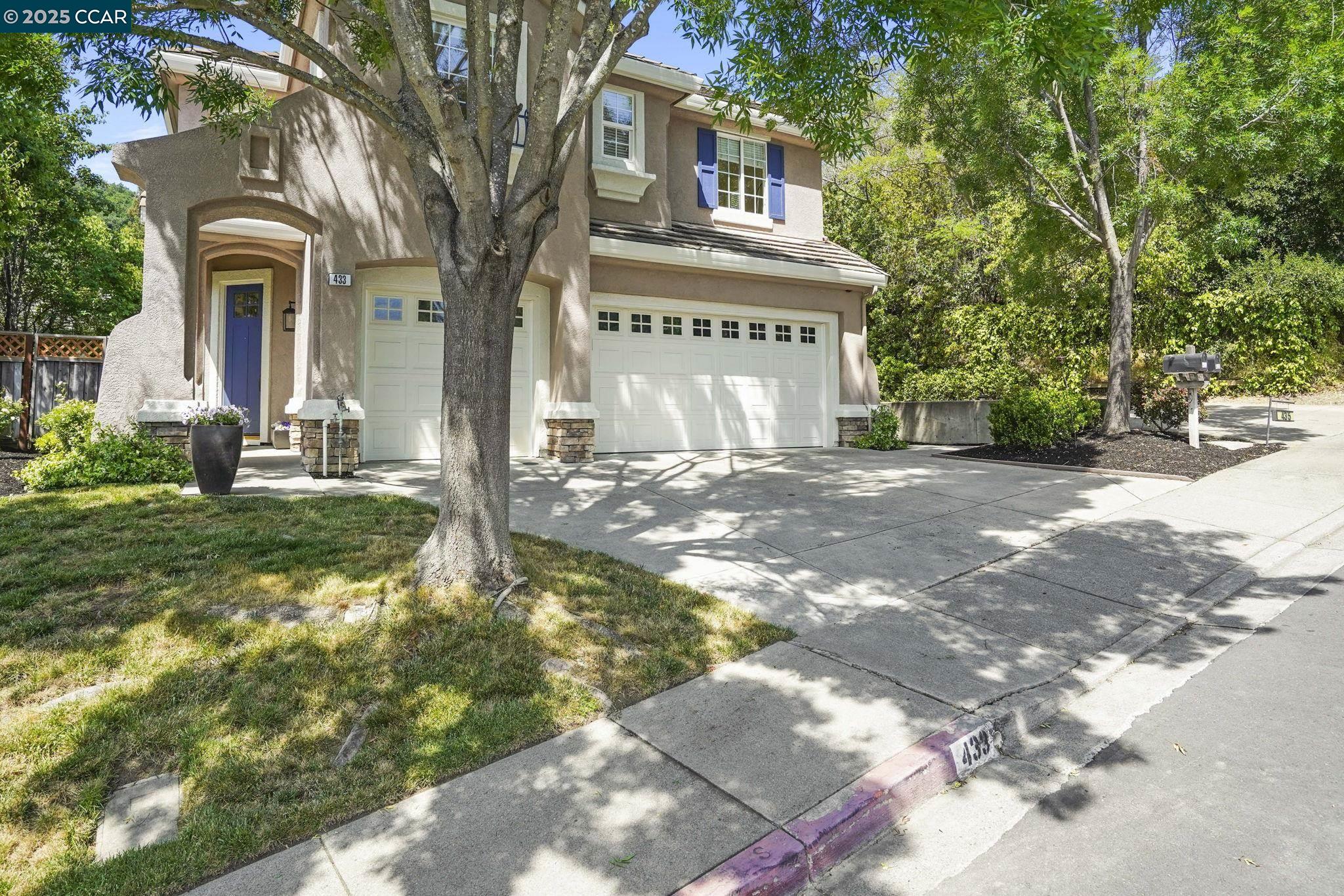 Detail Gallery Image 2 of 33 For 433 Iron Hill St, Pleasant Hill,  CA 94523 - 4 Beds | 2/1 Baths
