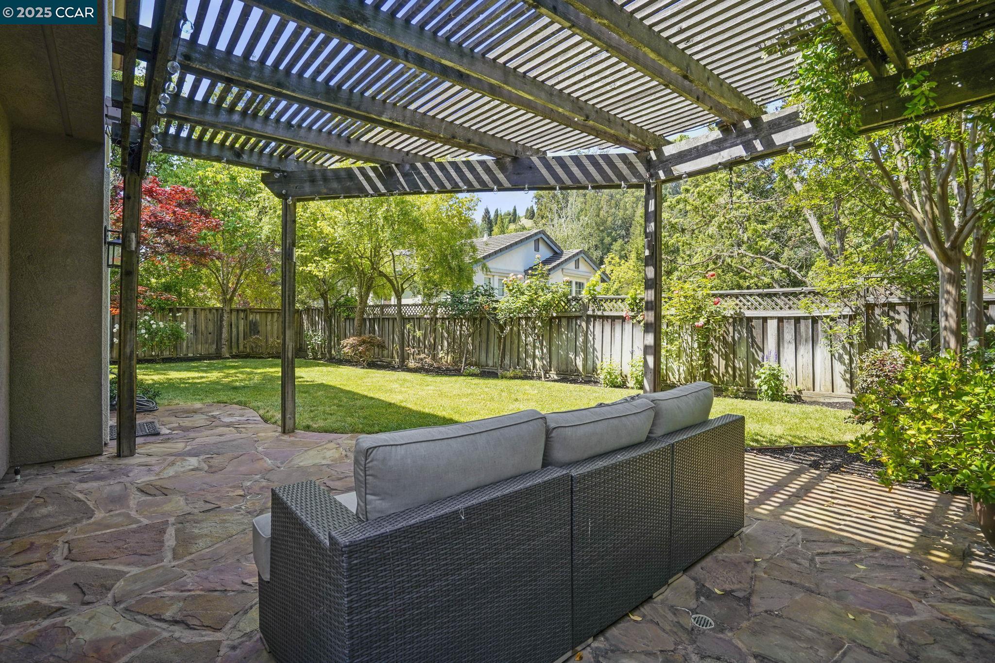 Detail Gallery Image 30 of 33 For 433 Iron Hill St, Pleasant Hill,  CA 94523 - 4 Beds | 2/1 Baths