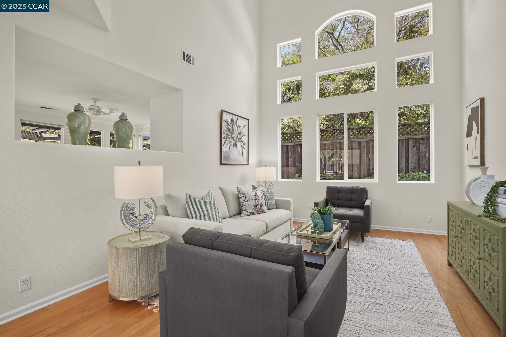 Detail Gallery Image 4 of 33 For 433 Iron Hill St, Pleasant Hill,  CA 94523 - 4 Beds | 2/1 Baths