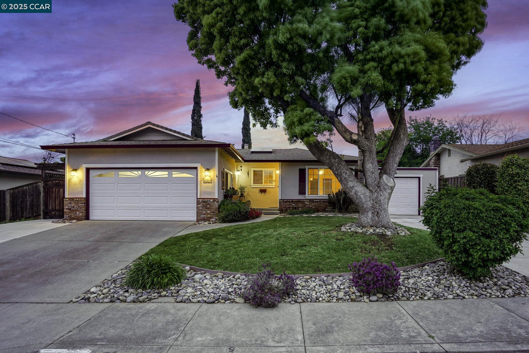 Detail Gallery Image 1 of 1 For 427 Dale Rd, Martinez,  CA 94553 - 3 Beds | 2 Baths
