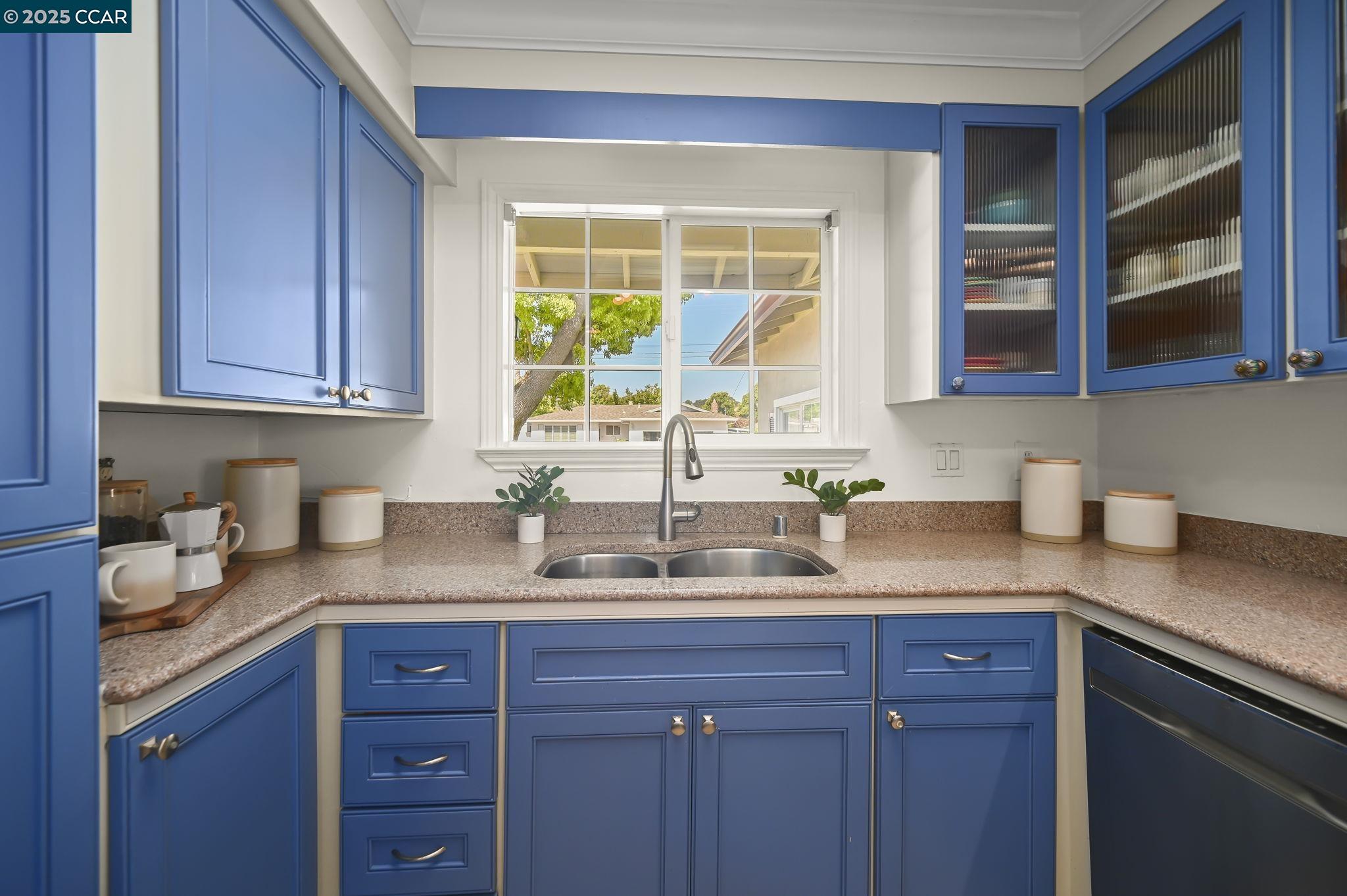Detail Gallery Image 17 of 59 For 427 Dale Rd, Martinez,  CA 94553 - 3 Beds | 2 Baths
