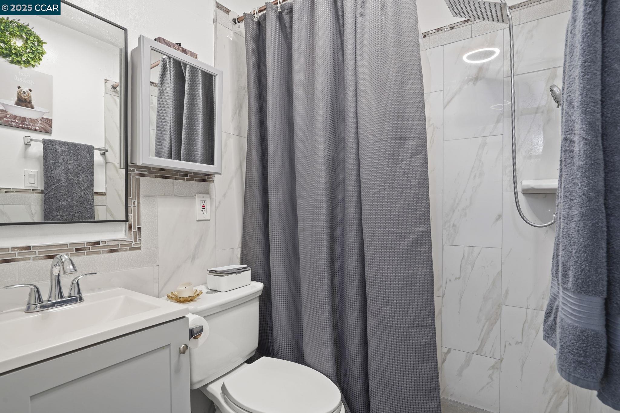 Detail Gallery Image 20 of 31 For 244 E Trident Dr, Pittsburg,  CA 94565 - 4 Beds | 2 Baths