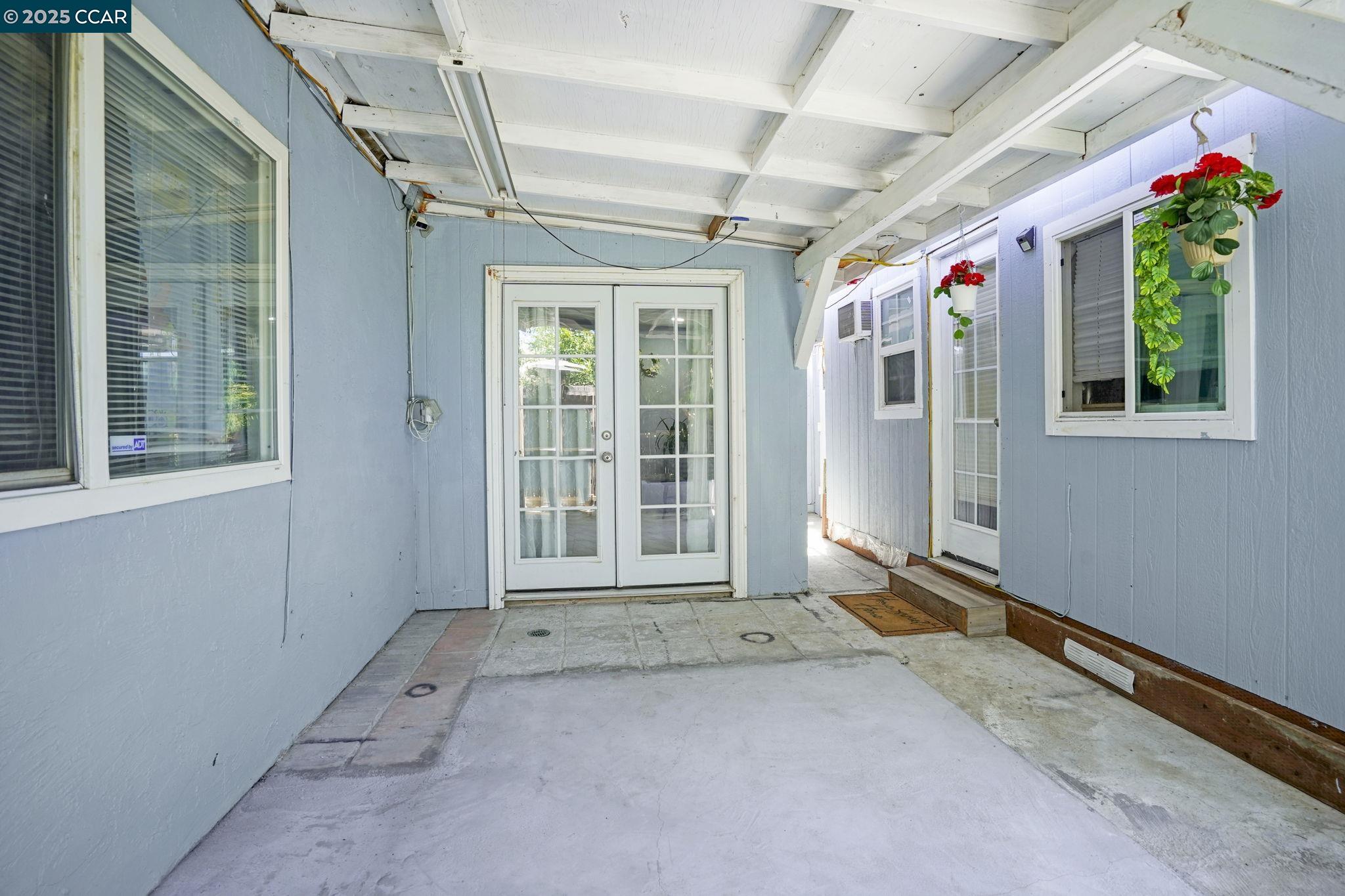 Detail Gallery Image 25 of 31 For 244 E Trident Dr, Pittsburg,  CA 94565 - 4 Beds | 2 Baths