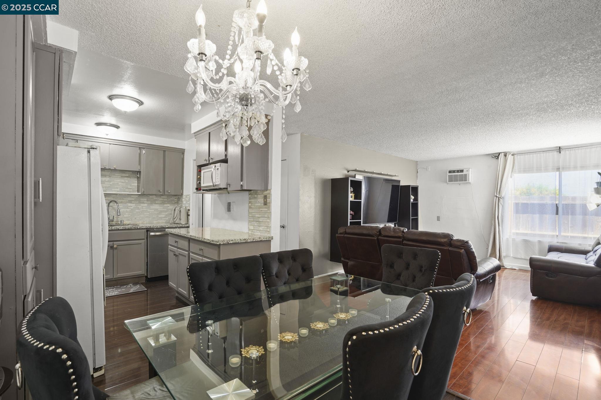 Detail Gallery Image 6 of 31 For 244 E Trident Dr, Pittsburg,  CA 94565 - 4 Beds | 2 Baths