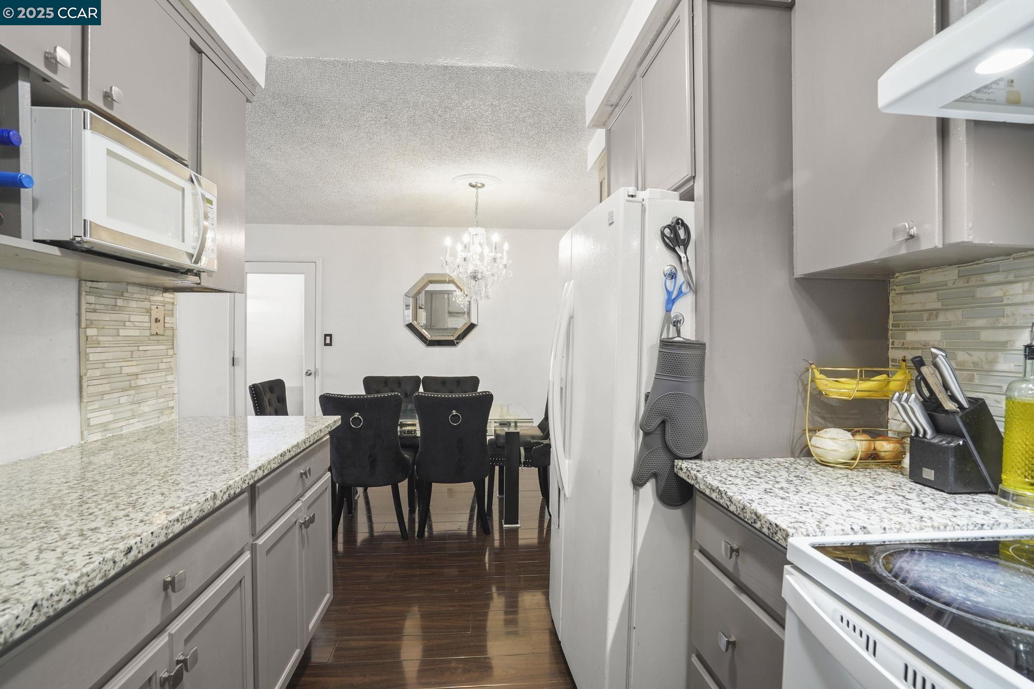 Detail Gallery Image 9 of 31 For 244 E Trident Dr, Pittsburg,  CA 94565 - 4 Beds | 2 Baths