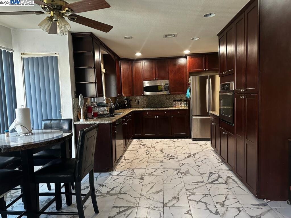 Detail Gallery Image 1 of 13 For 1625 Laramie Way, Stockton,  CA 95209-1365 - 3 Beds | 2/1 Baths