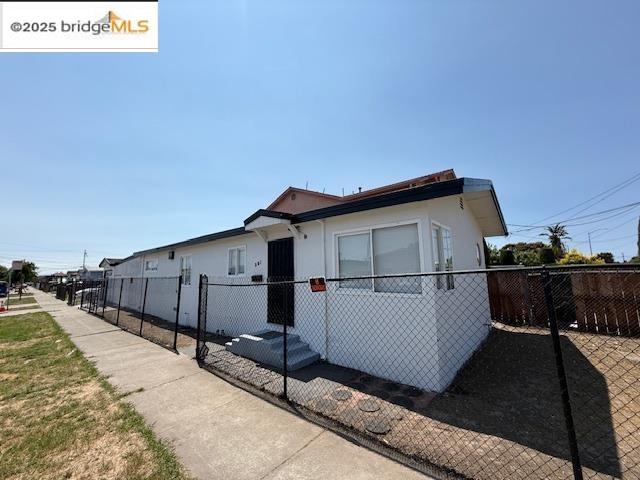 Detail Gallery Image 5 of 21 For 301 S 24th St, Richmond,  CA 94804 - 2 Beds | 1 Baths