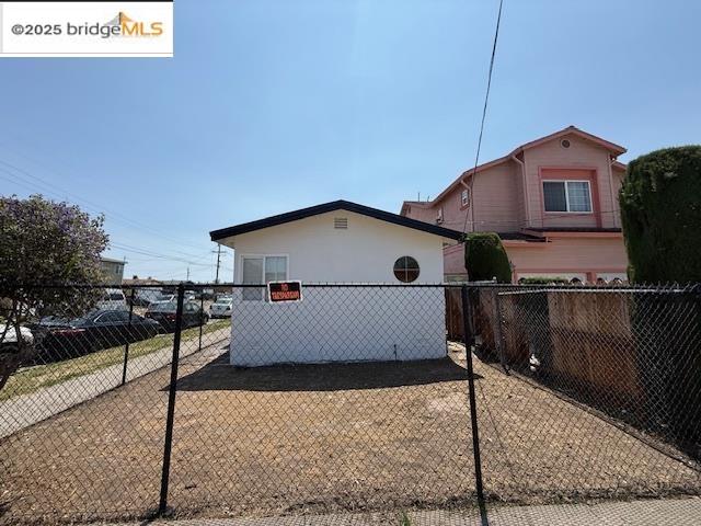 Detail Gallery Image 6 of 21 For 301 S 24th St, Richmond,  CA 94804 - 2 Beds | 1 Baths