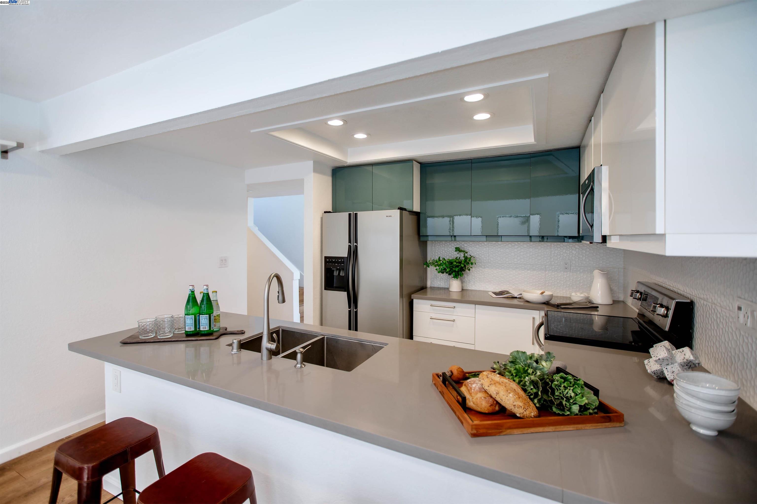 Detail Gallery Image 14 of 50 For 801 Ironwood Rd, Alameda,  CA 94502 - 3 Beds | 2/1 Baths