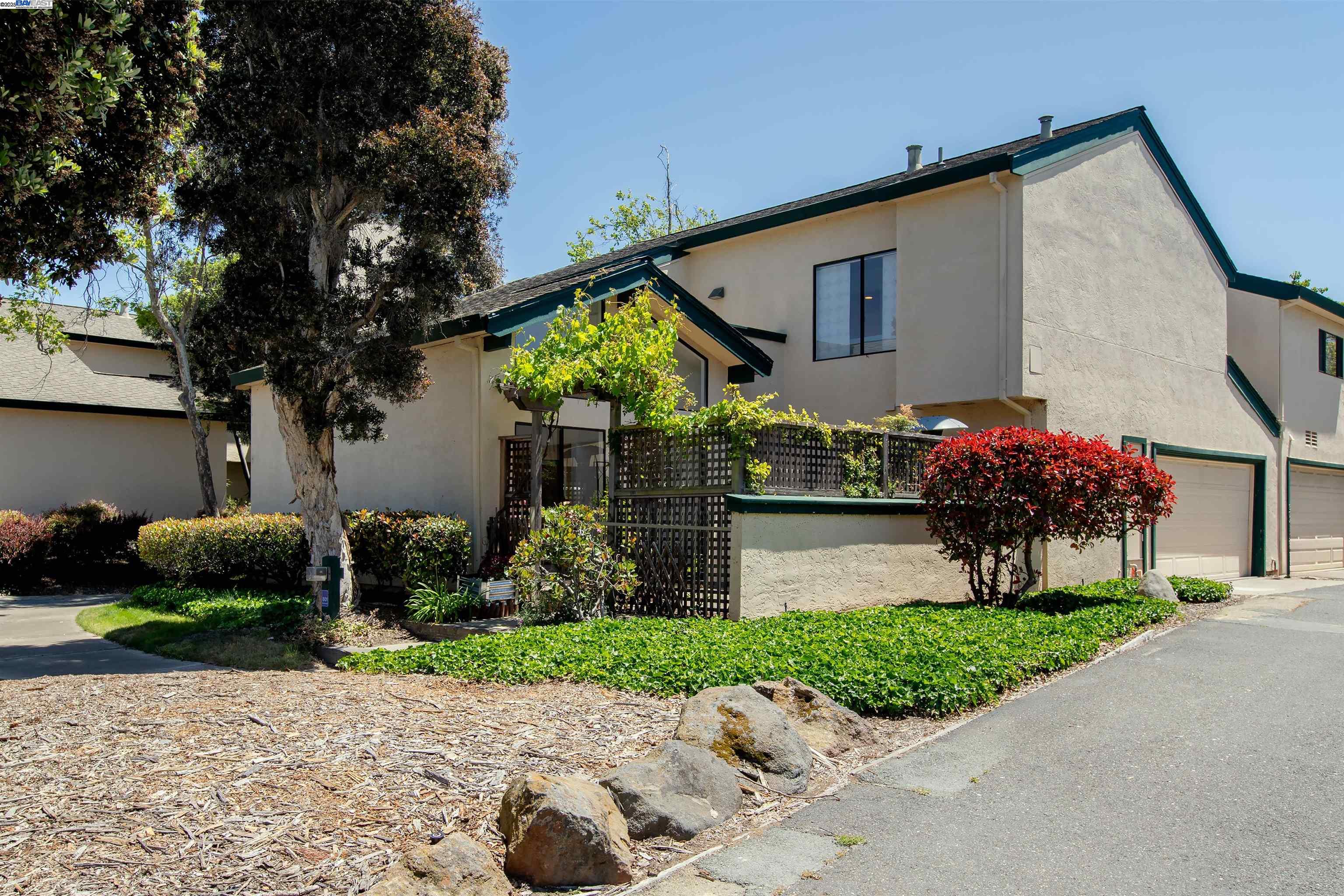 Detail Gallery Image 4 of 50 For 801 Ironwood Rd, Alameda,  CA 94502 - 3 Beds | 2/1 Baths
