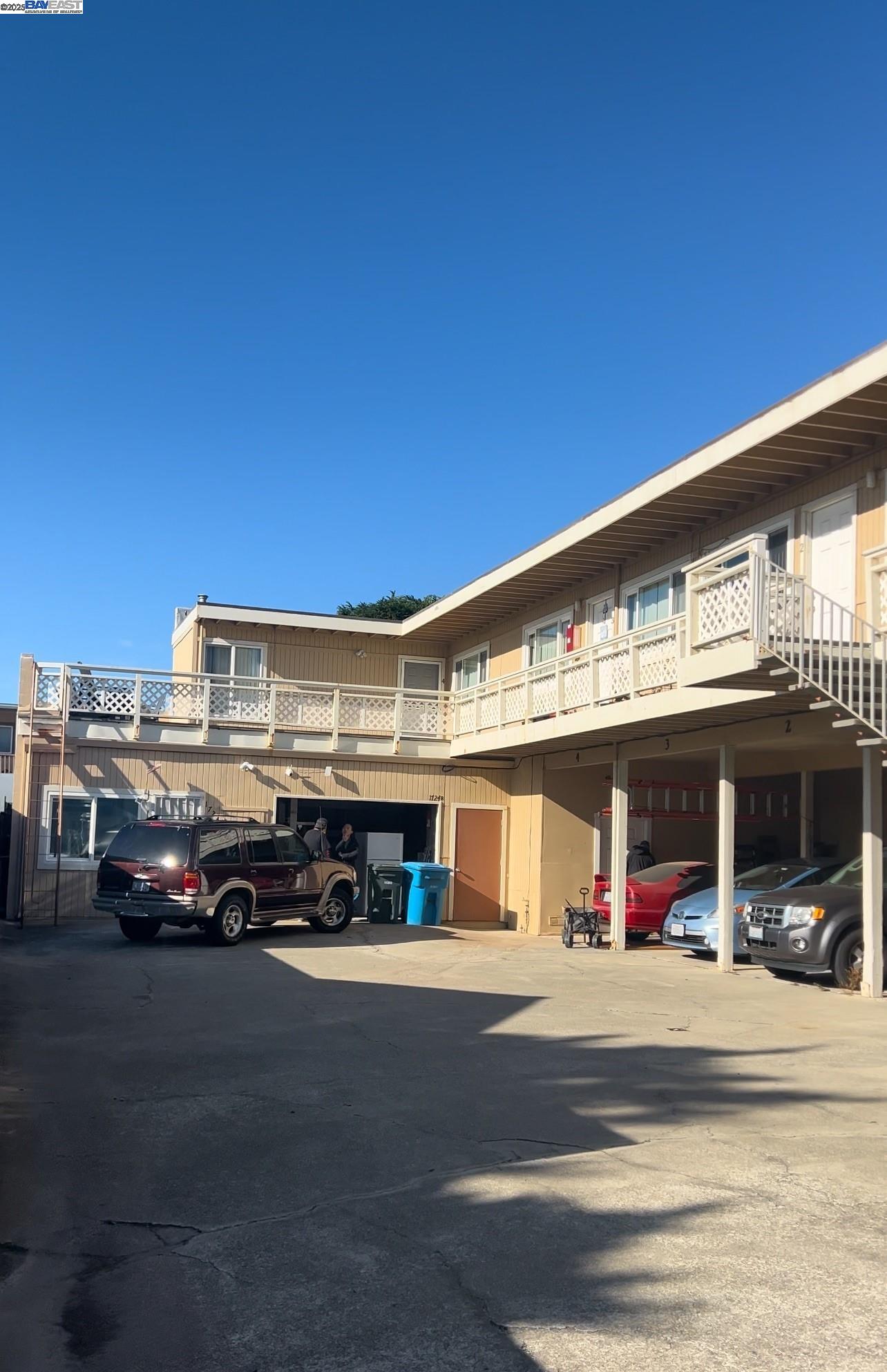 Detail Gallery Image 1 of 6 For 1720 Palmetto Ave, Pacifica,  CA 94044 - 2 Beds | 1 Baths