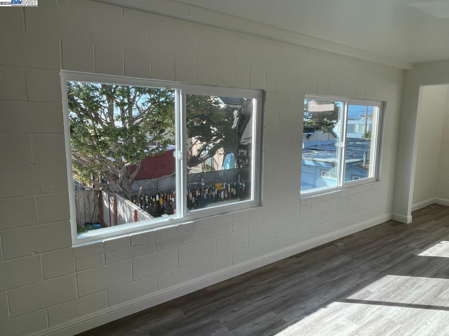Detail Gallery Image 6 of 6 For 1720 Palmetto Ave, Pacifica,  CA 94044 - 2 Beds | 1 Baths