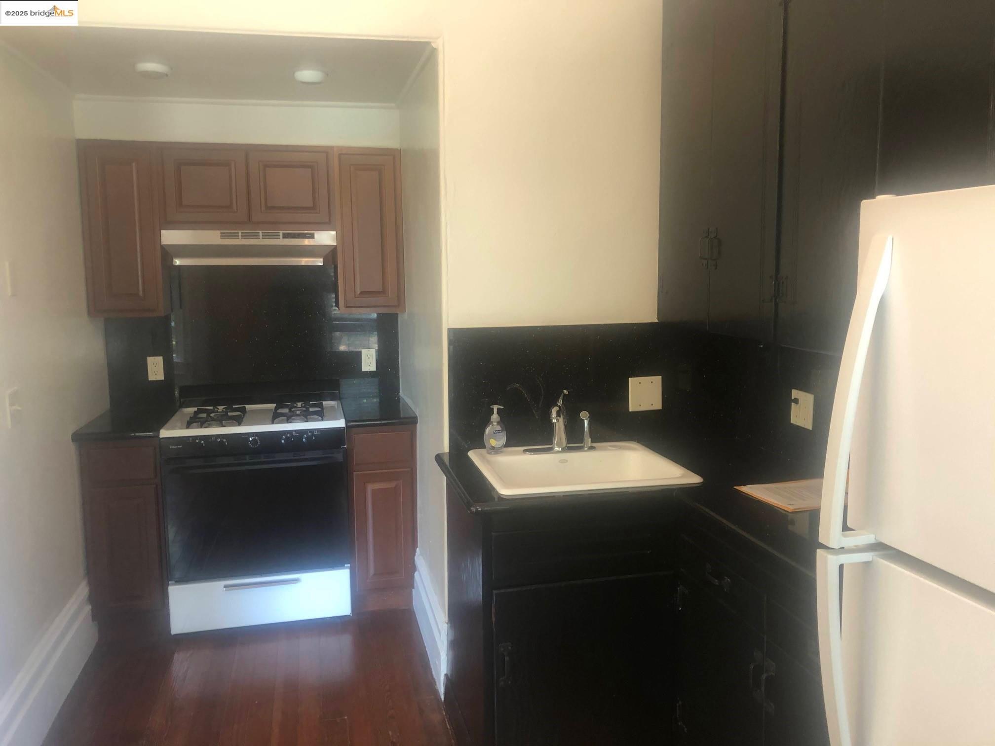 Detail Gallery Image 17 of 23 For 1213 Park Ave, Alameda,  CA 94501 - – Beds | – Baths