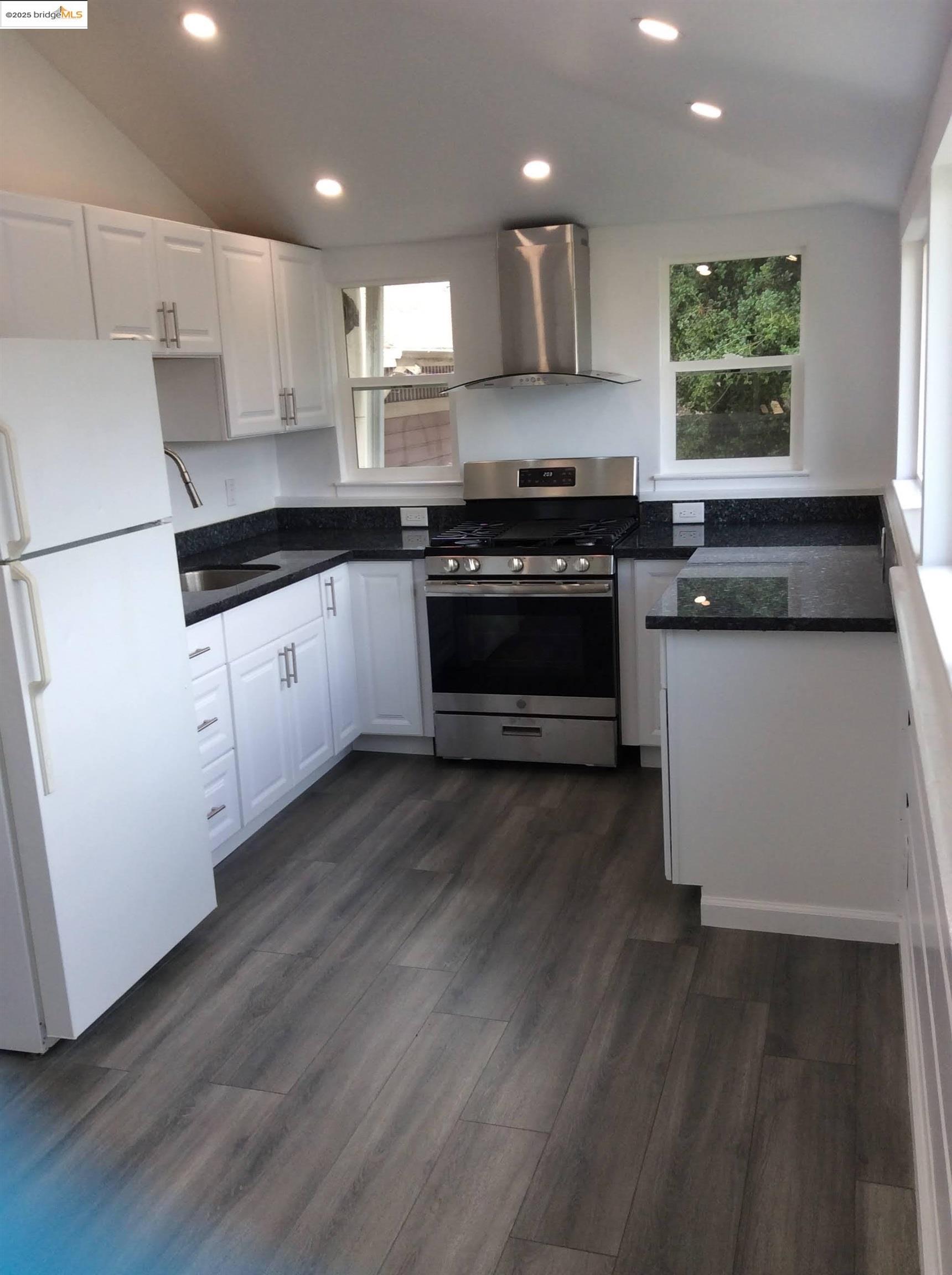 Detail Gallery Image 23 of 23 For 1213 Park Ave, Alameda,  CA 94501 - – Beds | – Baths
