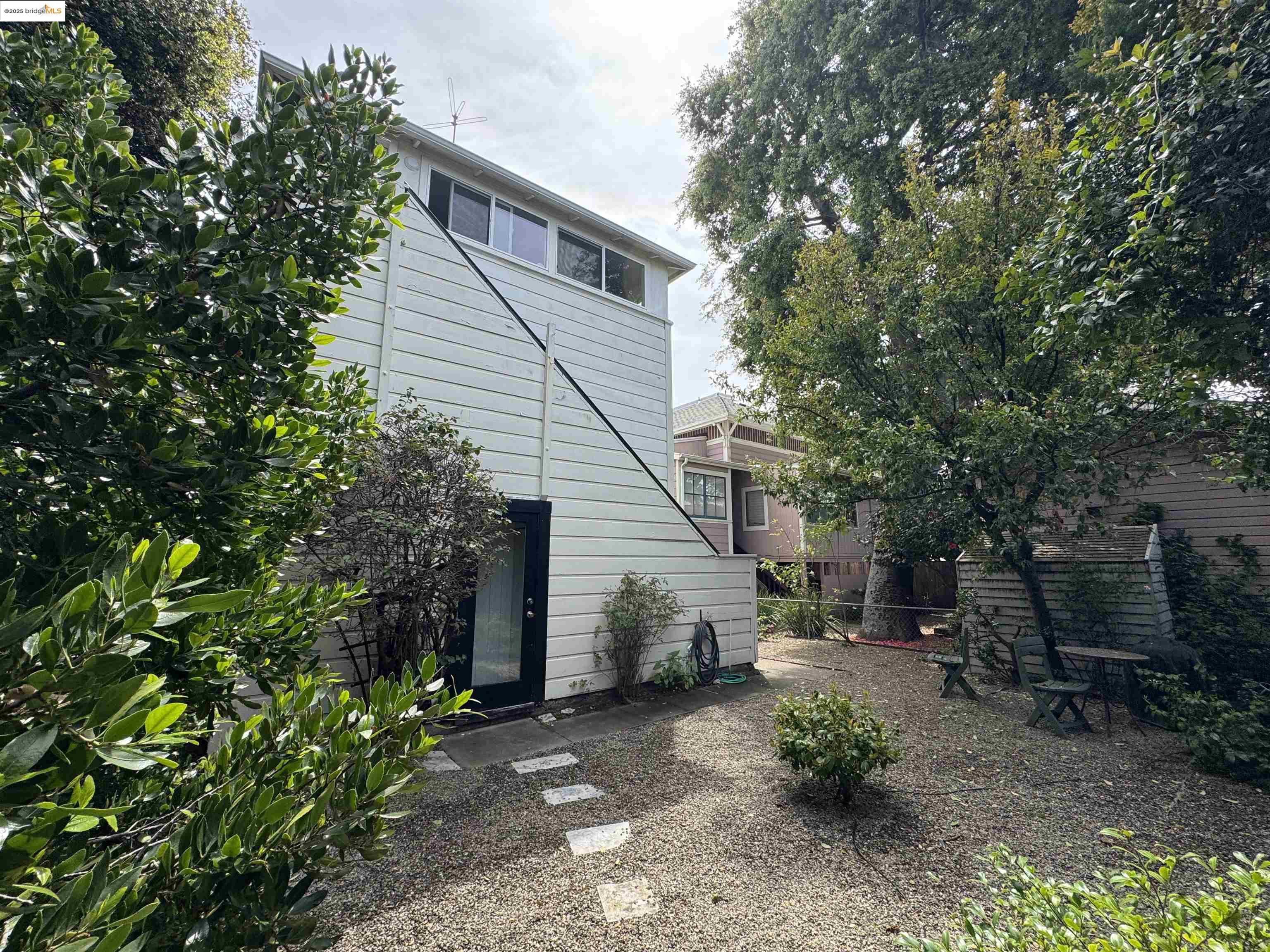 Detail Gallery Image 9 of 23 For 1213 Park Ave, Alameda,  CA 94501 - – Beds | – Baths