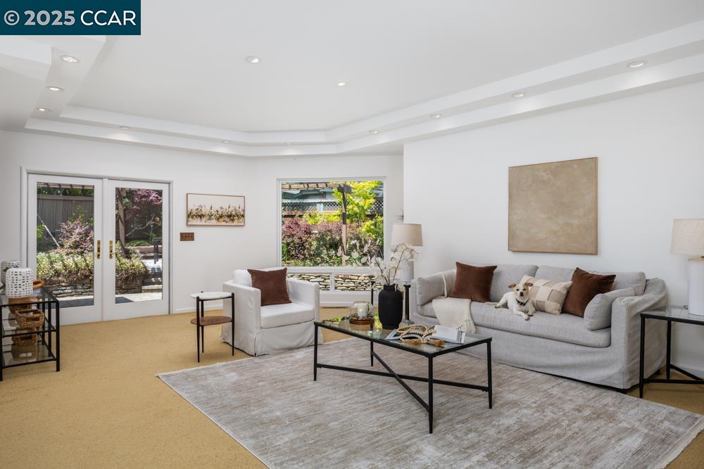 Detail Gallery Image 3 of 19 For 244 Ivy Dr, Orinda,  CA 94563 - 4 Beds | 3 Baths