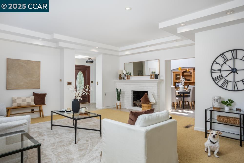 Detail Gallery Image 4 of 19 For 244 Ivy Dr, Orinda,  CA 94563 - 4 Beds | 3 Baths