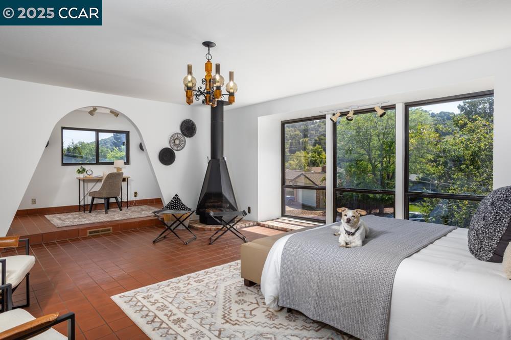 Detail Gallery Image 8 of 19 For 244 Ivy Dr, Orinda,  CA 94563 - 4 Beds | 3 Baths