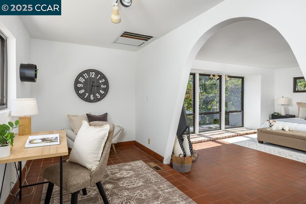Detail Gallery Image 9 of 19 For 244 Ivy Dr, Orinda,  CA 94563 - 4 Beds | 3 Baths