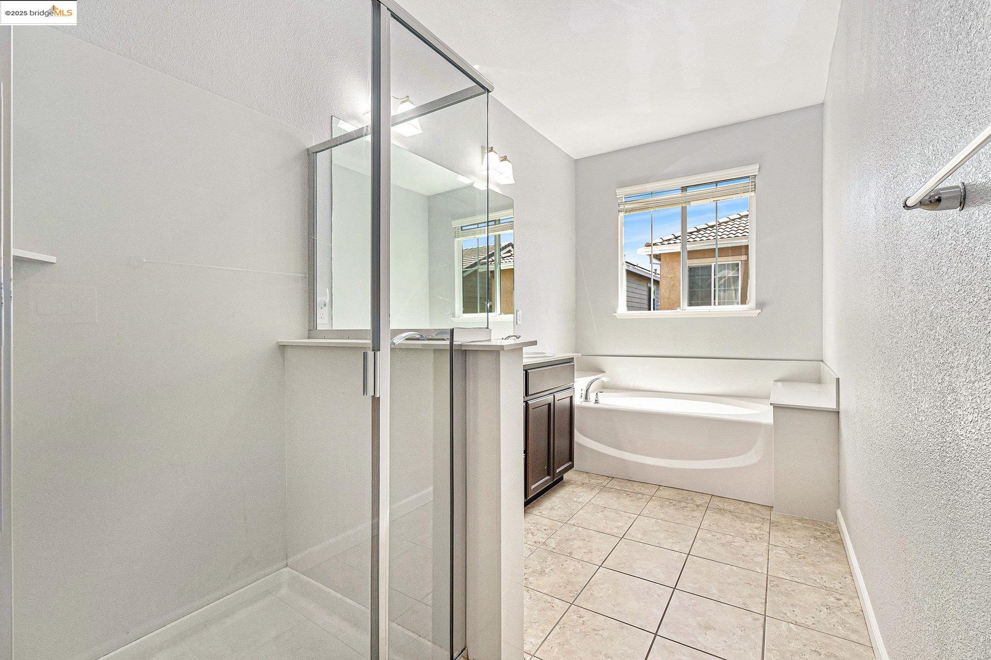 Detail Gallery Image 13 of 22 For 61 Halsey Ct, Pittsburg,  CA 94565 - 4 Beds | 2/1 Baths