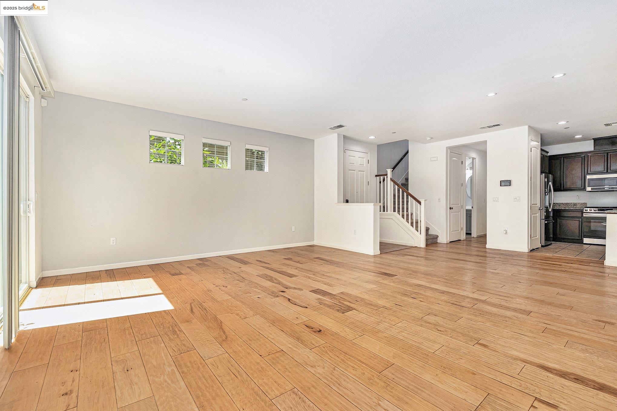 Detail Gallery Image 7 of 22 For 61 Halsey Ct, Pittsburg,  CA 94565 - 4 Beds | 2/1 Baths