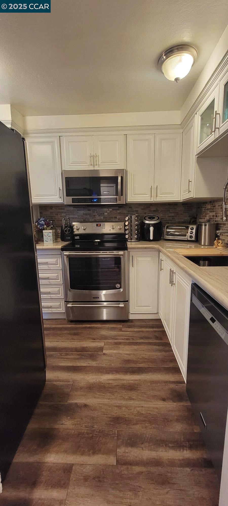 Photo #11: 41098127 Listing: Photo #11