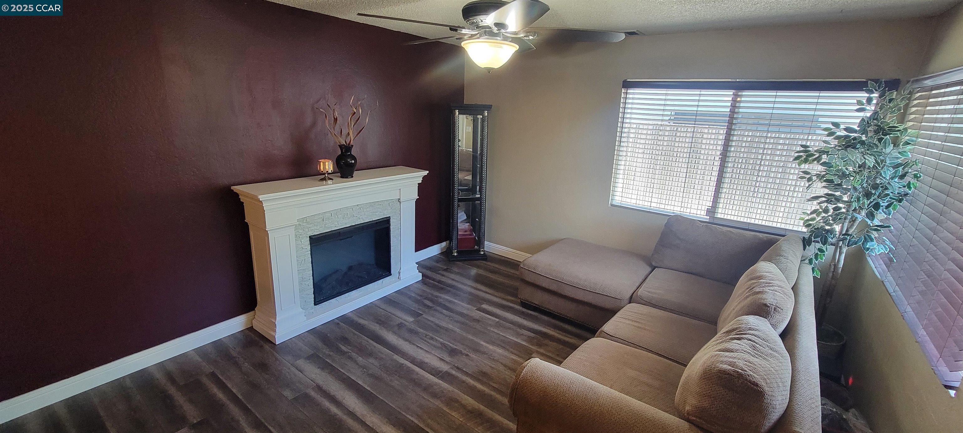 Photo #4: 41098127 Listing: Photo #4