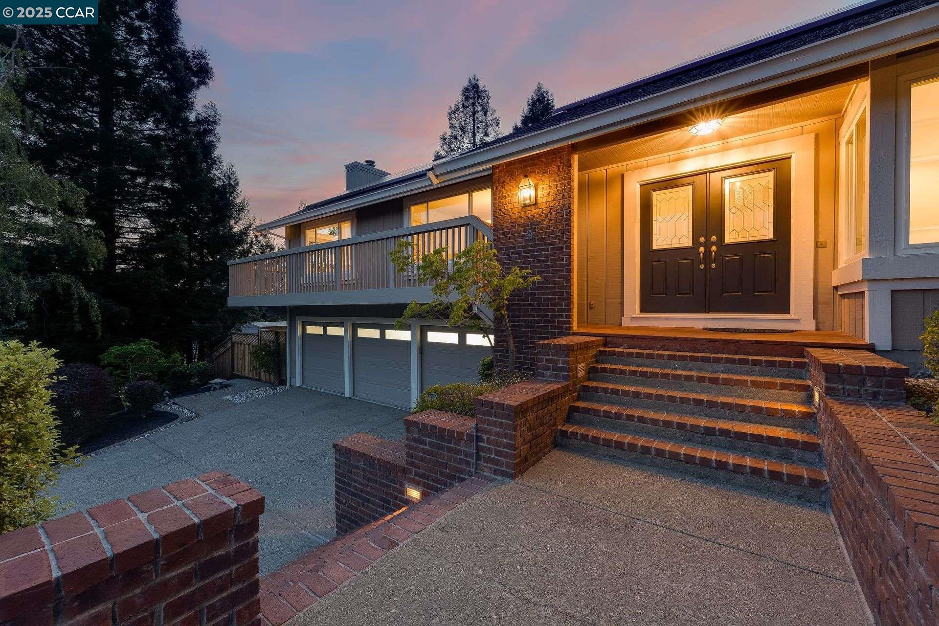 Detail Gallery Image 4 of 54 For 9 Irvine Drive, Moraga,  CA 94556 - 4 Beds | 2/1 Baths