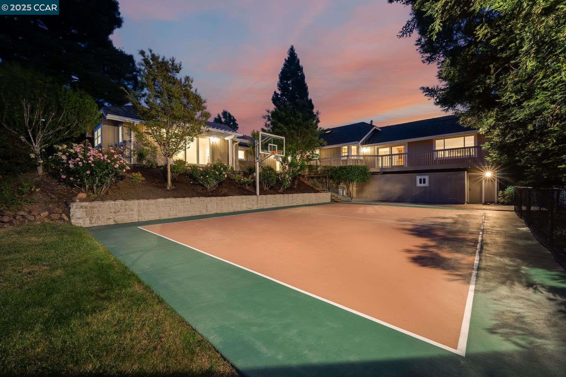 Detail Gallery Image 38 of 54 For 9 Irvine Drive, Moraga,  CA 94556 - 4 Beds | 2/1 Baths