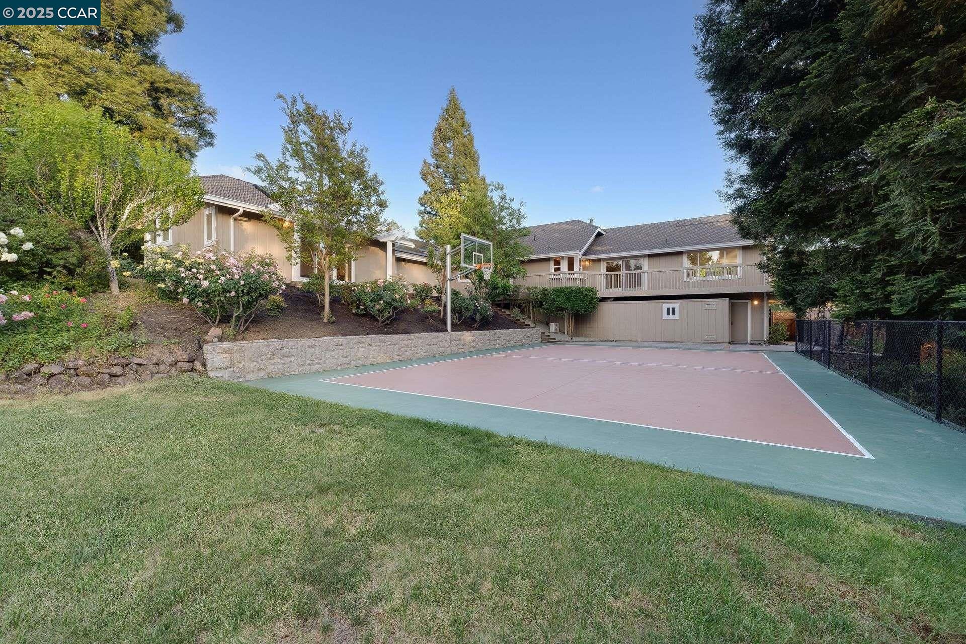 Detail Gallery Image 39 of 54 For 9 Irvine Drive, Moraga,  CA 94556 - 4 Beds | 2/1 Baths