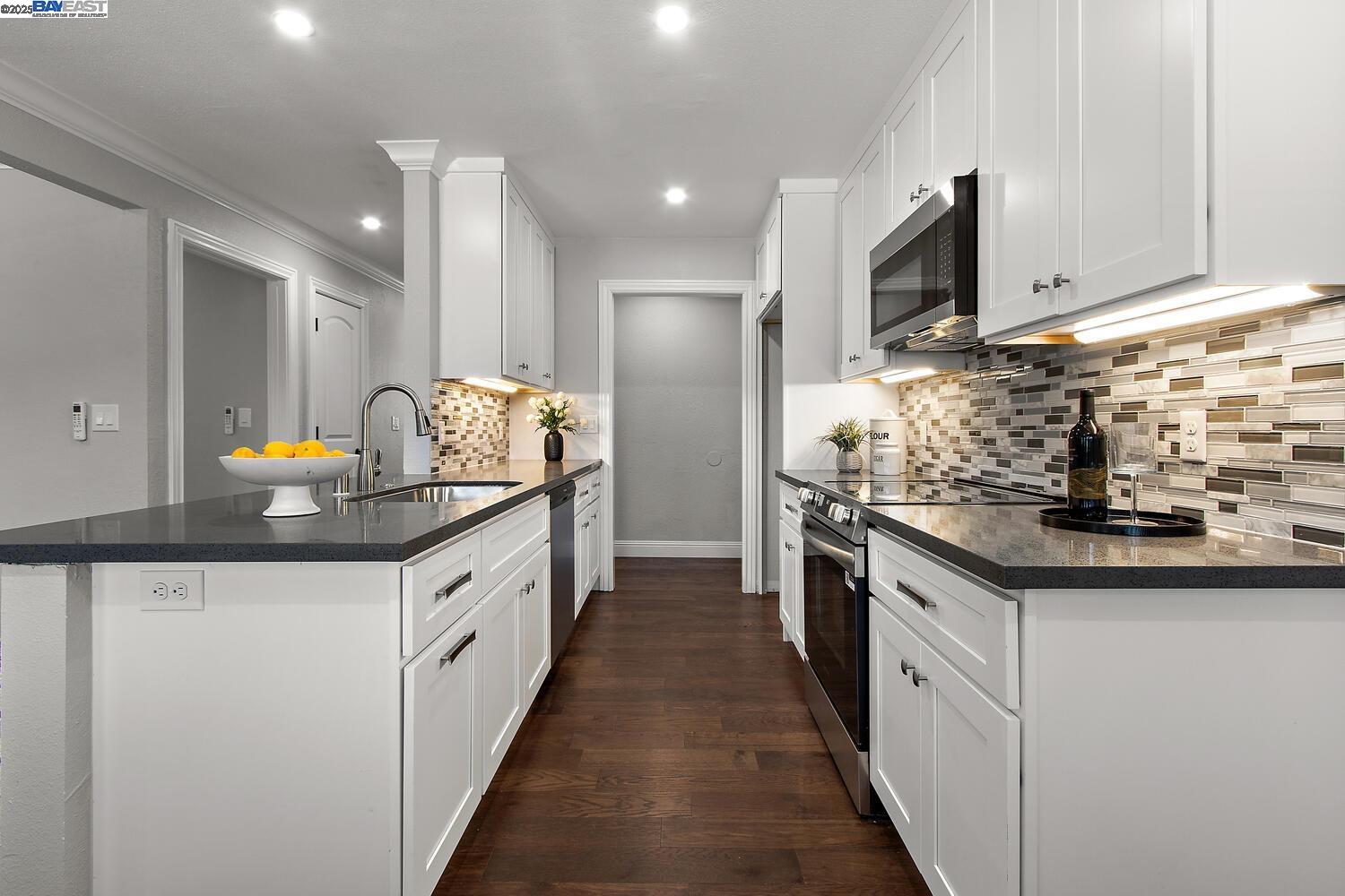 Detail Gallery Image 13 of 32 For 40167 Barbara St, Fremont,  CA 94538 - 3 Beds | 1 Baths